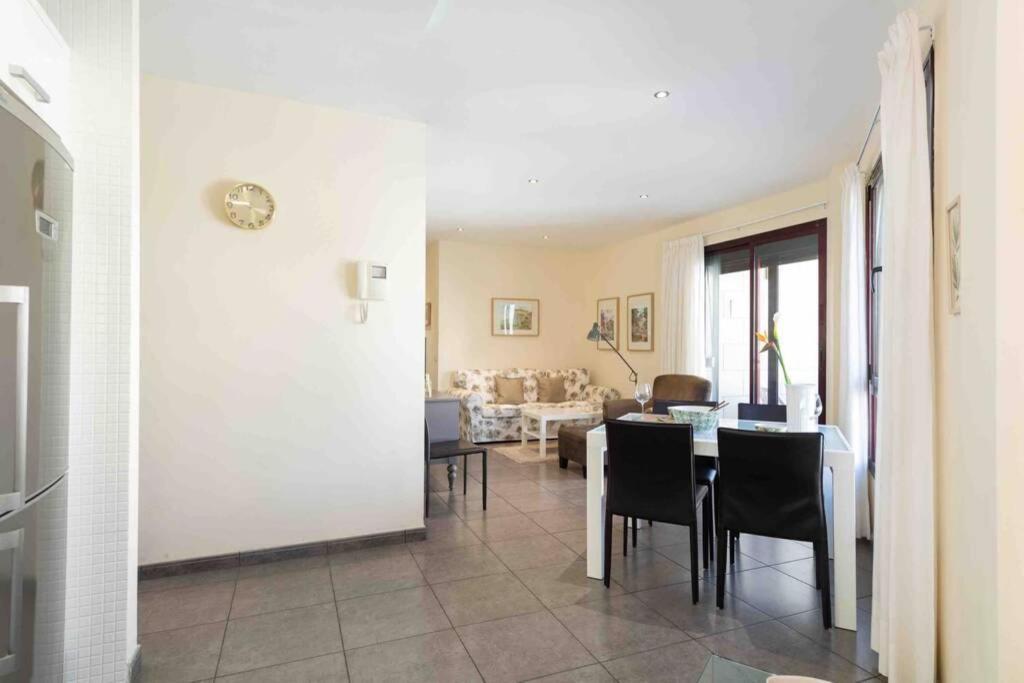 Apartamento Arguineguín, en el casco marinero con sol todo el año Exterior foto