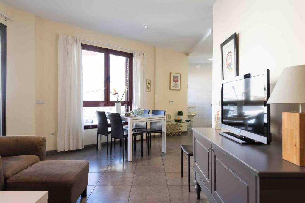 Apartamento Arguineguín, en el casco marinero con sol todo el año Exterior foto
