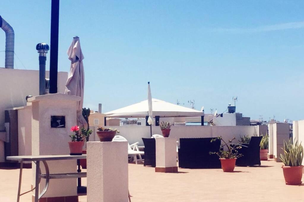 Apartamento Arguineguín, en el casco marinero con sol todo el año Exterior foto